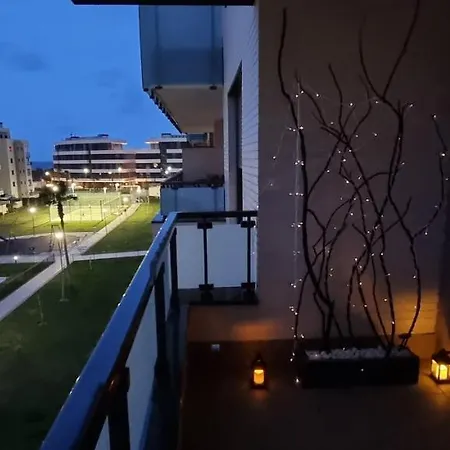 Excellent Location- Beach, Pool, Telework, 2 Bikes, Parking & Wifi Gratis At 