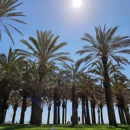 Excellent Location- Beach, Pool, Telework, 2 Bikes, Parking & Wifi Gratis At 
