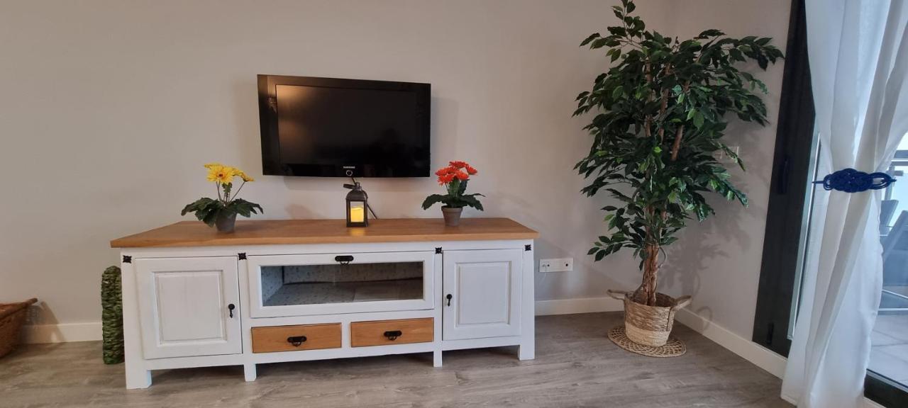 Excellent Location- Beach, Pool, Telework, 2 Bikes, Parking & Wifi Gratis At 