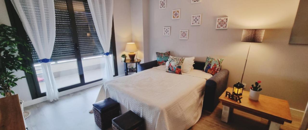 Excellent Location- Beach, Pool, Telework, 2 Bikes, Parking & Wifi Gratis At 