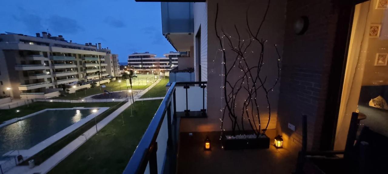 Excellent Location- Beach, Pool, Telework, 2 Bikes, Parking & Wifi Gratis At 
